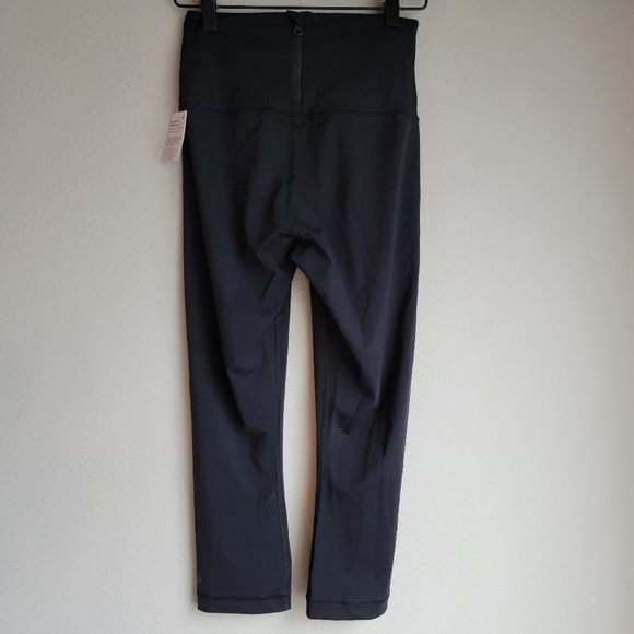Lululemon Run with the Waves Crop 21" in Black size 6 NWT - Picture 5 of 9